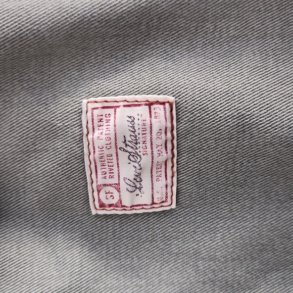 Vintage Levi's Cargo Crops - Picture 5 of 8